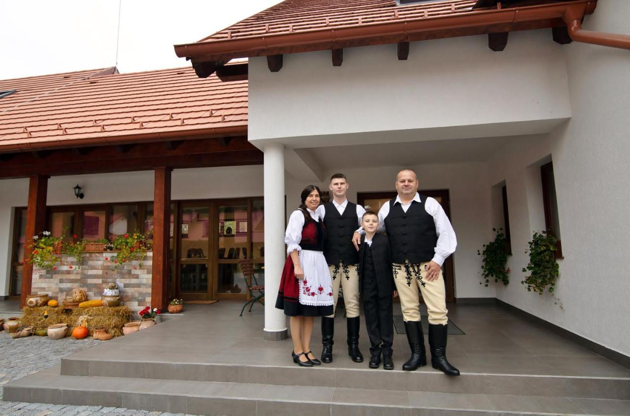 Patakmenti Panzio Spa โครุนด์ ภายนอก รูปภาพ