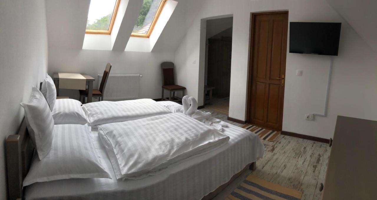 Patakmenti Panzio Spa โครุนด์ ภายนอก รูปภาพ