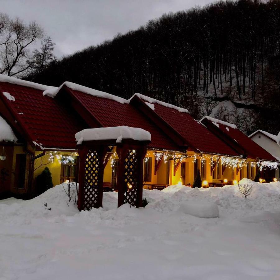 Patakmenti Panzio Spa โครุนด์ ภายนอก รูปภาพ