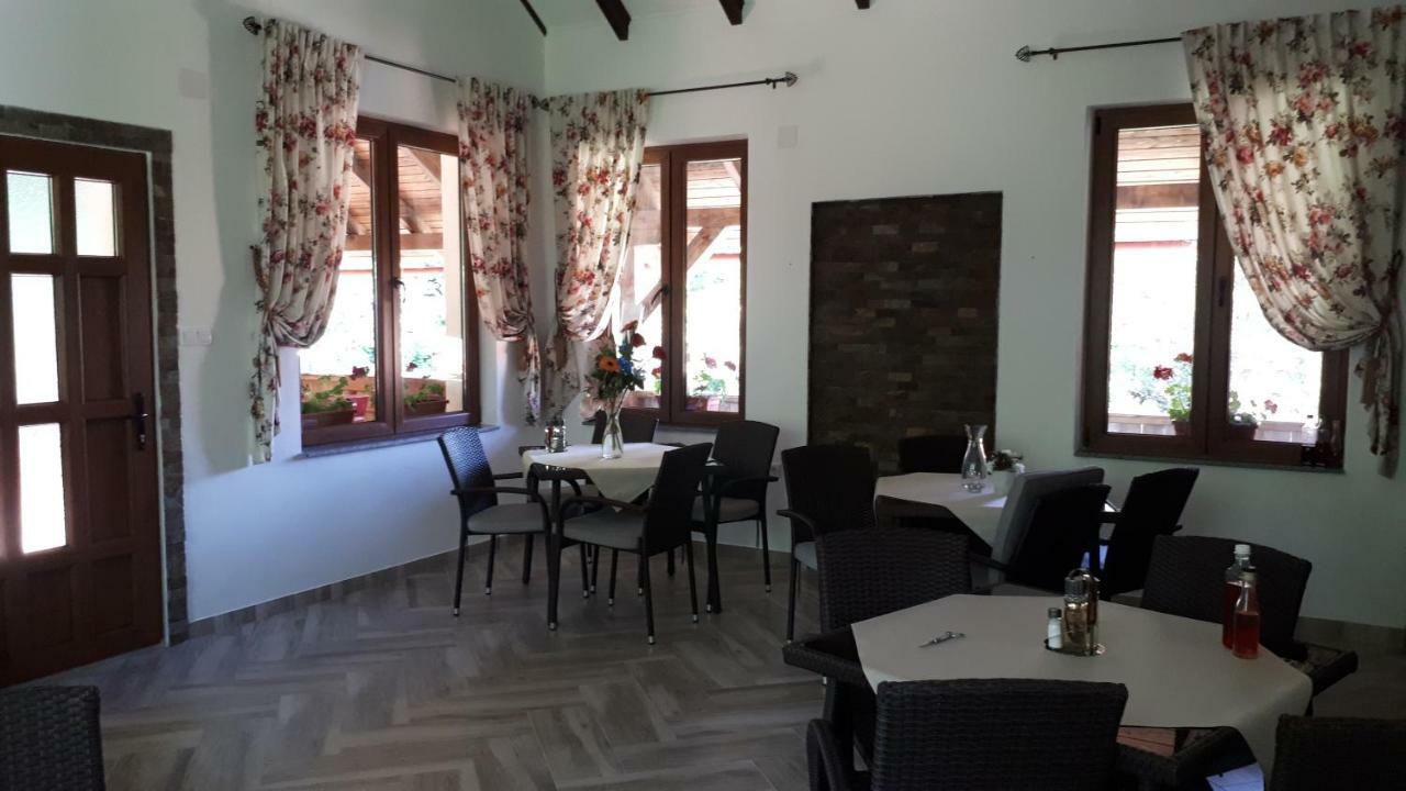 Patakmenti Panzio Spa โครุนด์ ภายนอก รูปภาพ